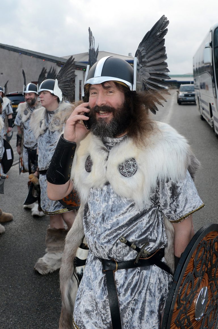 Jarl ‘Ragnar’ roars as fire festival season get under way in Scalloway ...