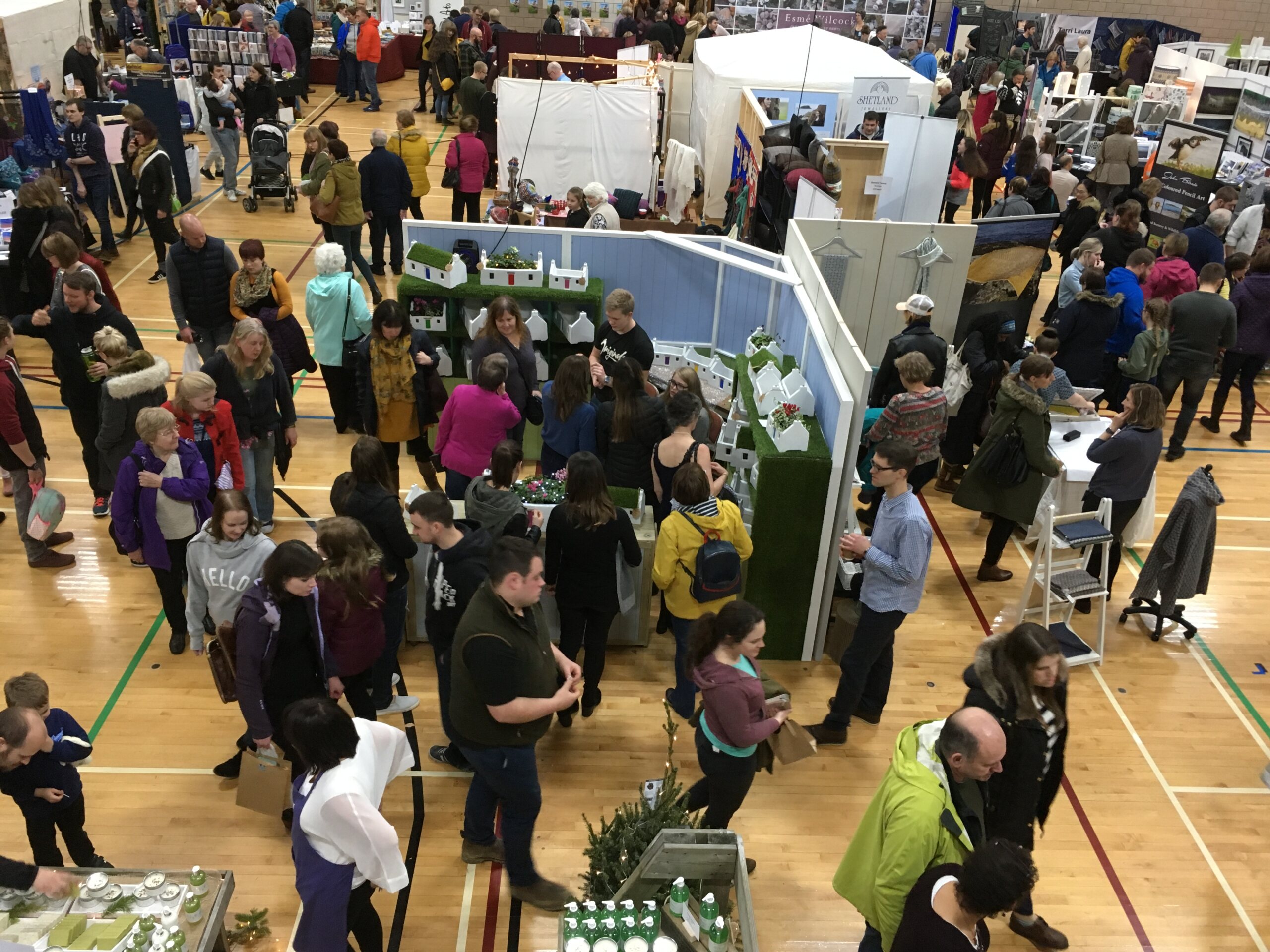 Crowds turn out in droves for craft fair | The Shetland Times Ltd