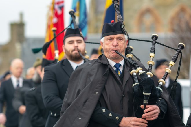 Hundreds gather in Lerwick to remember | The Shetland Times Ltd