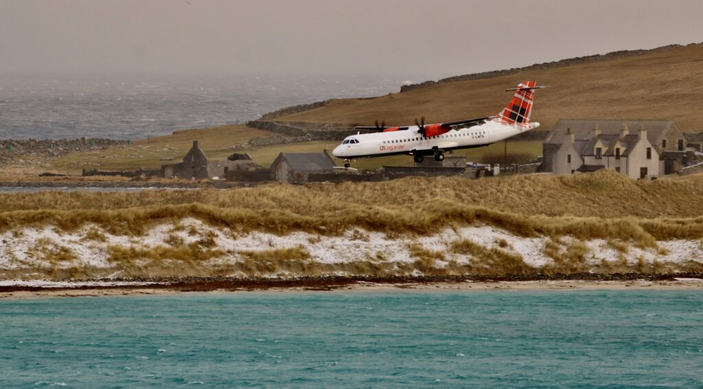 Plane forced to divert and buses suspended The Shetland Times Ltd