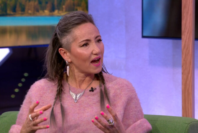 KT Tunstall rocks necklace made by isles jeweller 